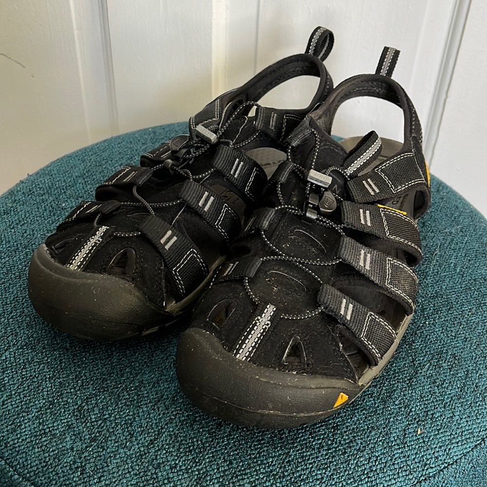 Keens Newport Sandals Men’s Size 11